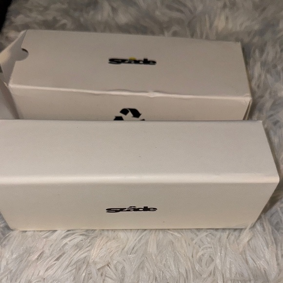 Brown Classic Sunglasses with Dark Lenses - Picture 4 of 5